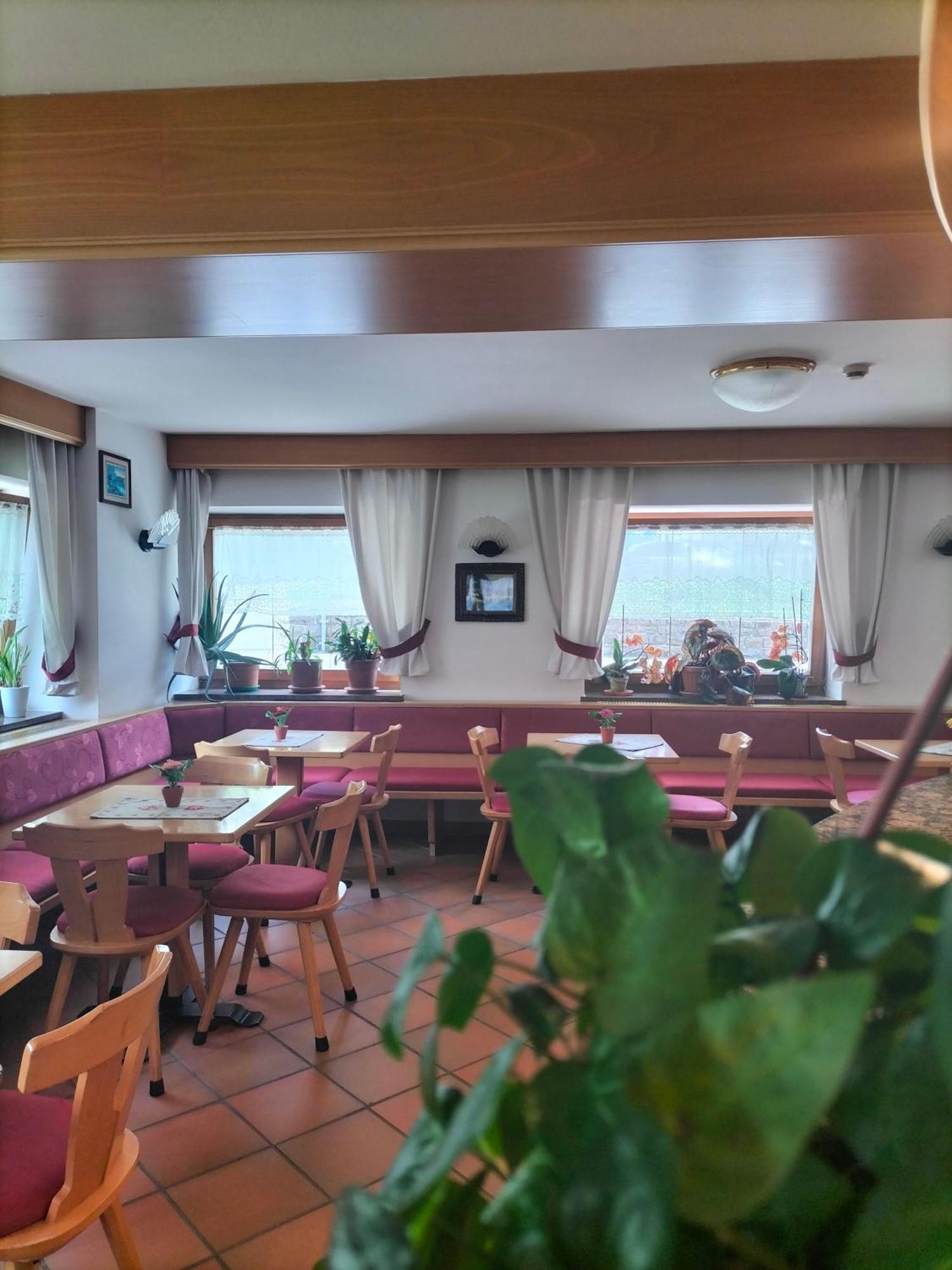 Hotel Vael ヴィーゴ・ディ・ファッサ エクステリア 写真