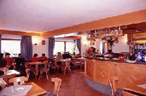 Hotel Vael ヴィーゴ・ディ・ファッサ エクステリア 写真